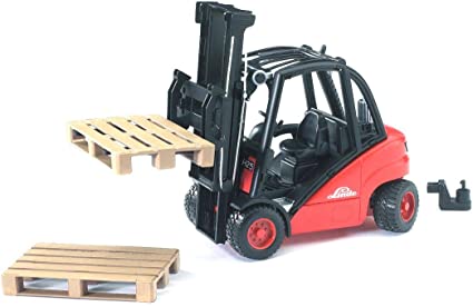 Linde Fork Lift with 2 pallets