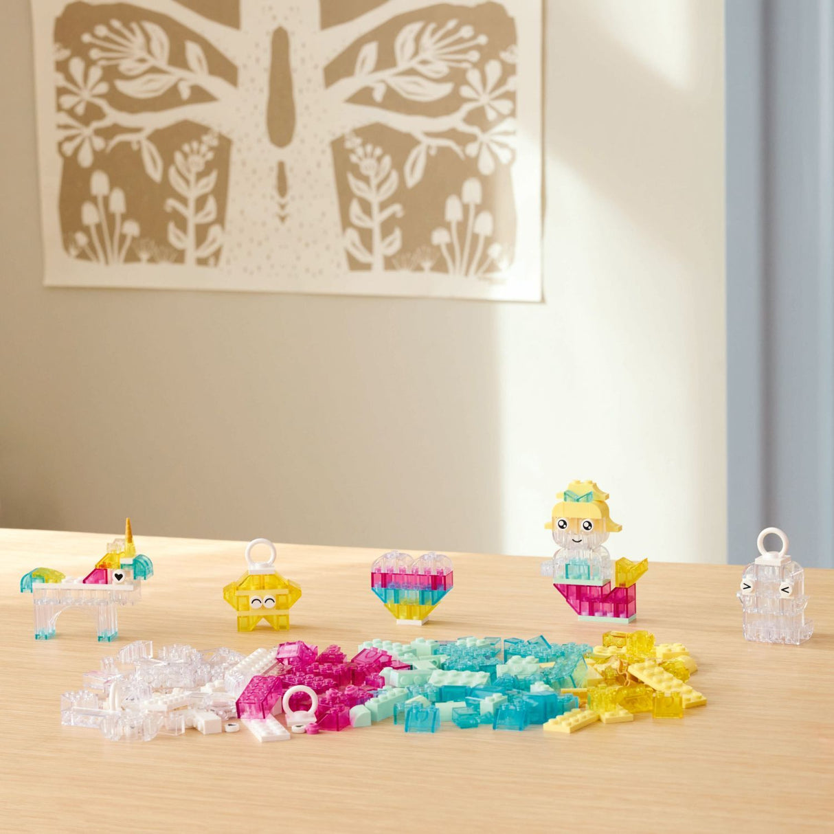 LEGO Classic: Magical Transparent Box