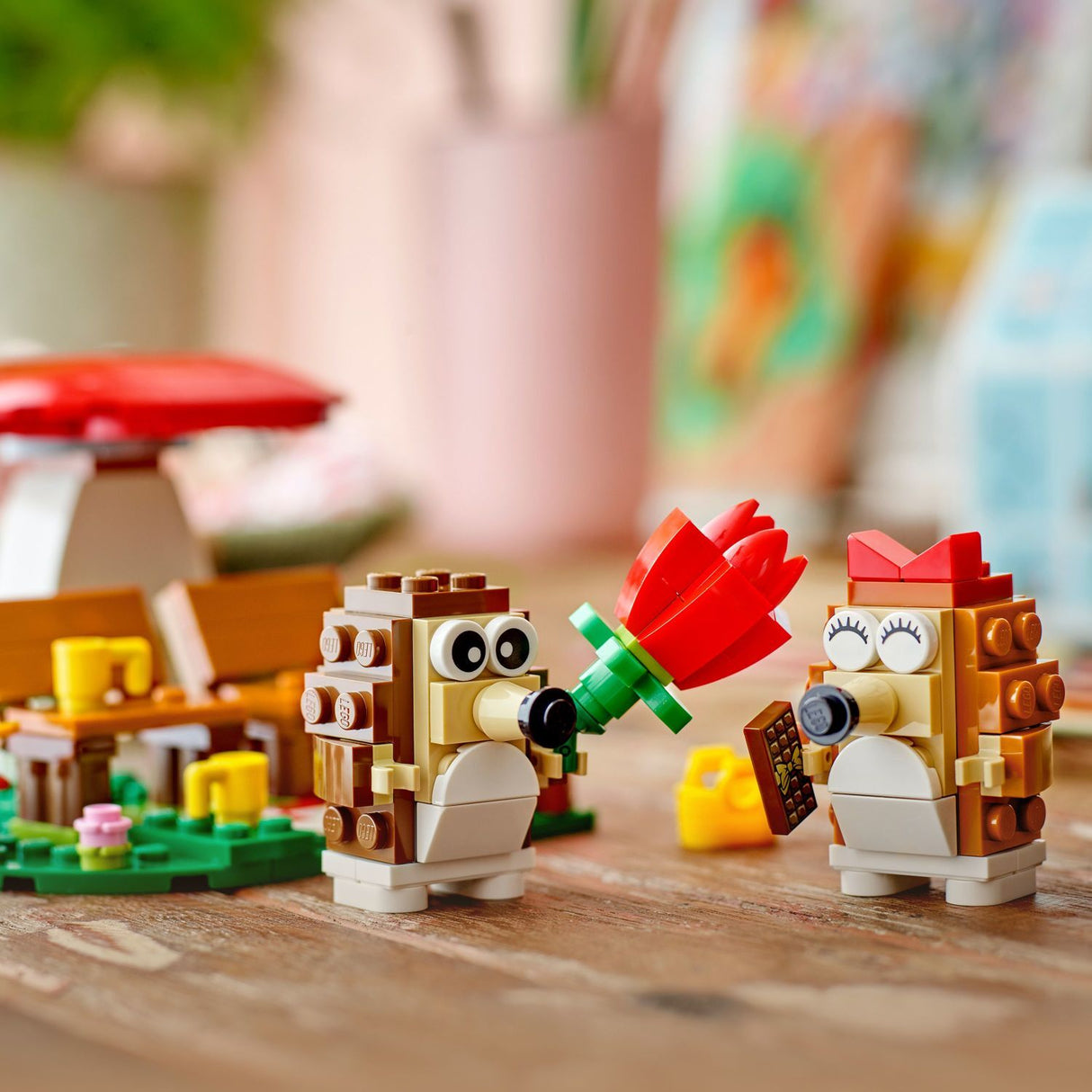 LEGO Iconic: Hedgehog Picnic Date