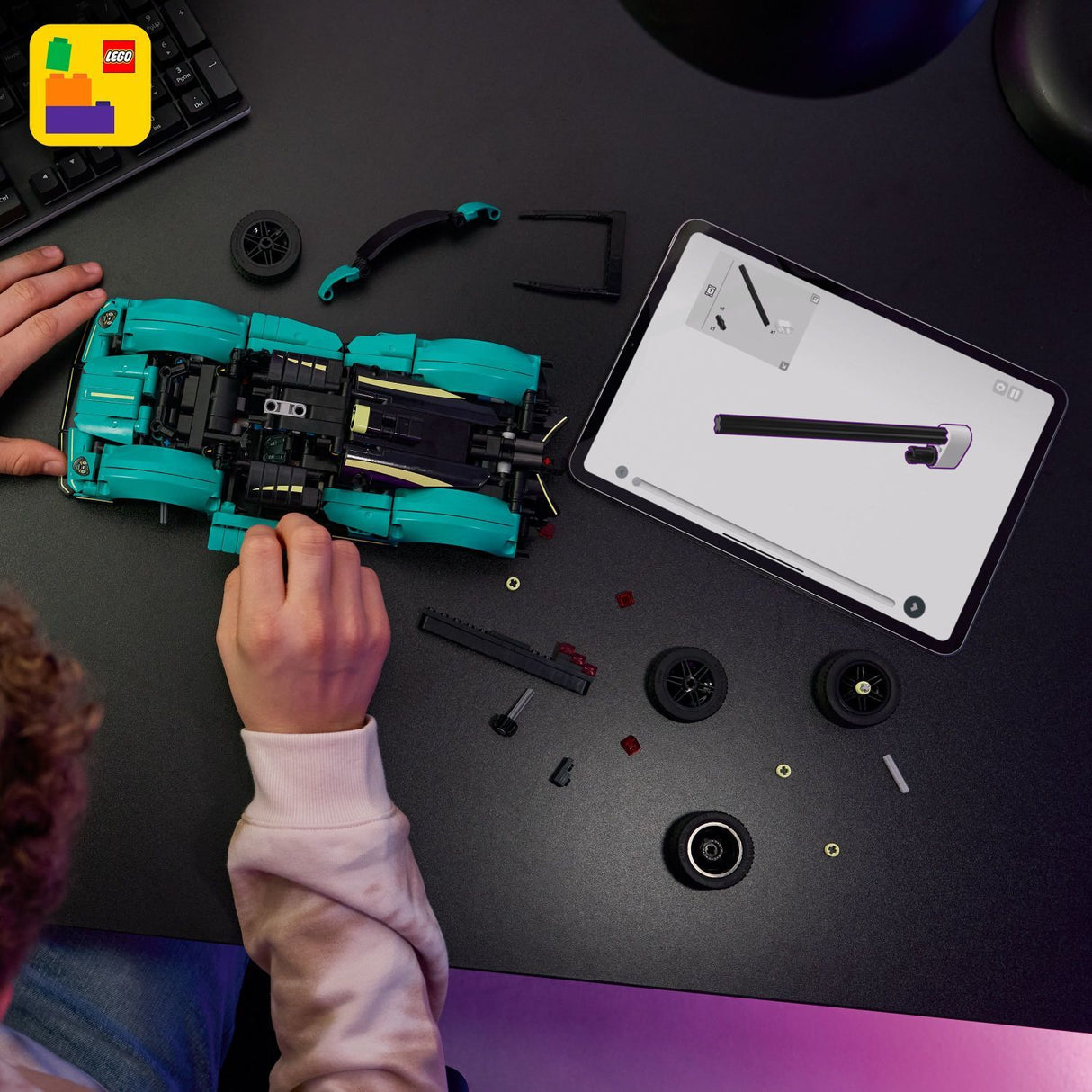 LEGO Technic: Aston Martin Valkyrie