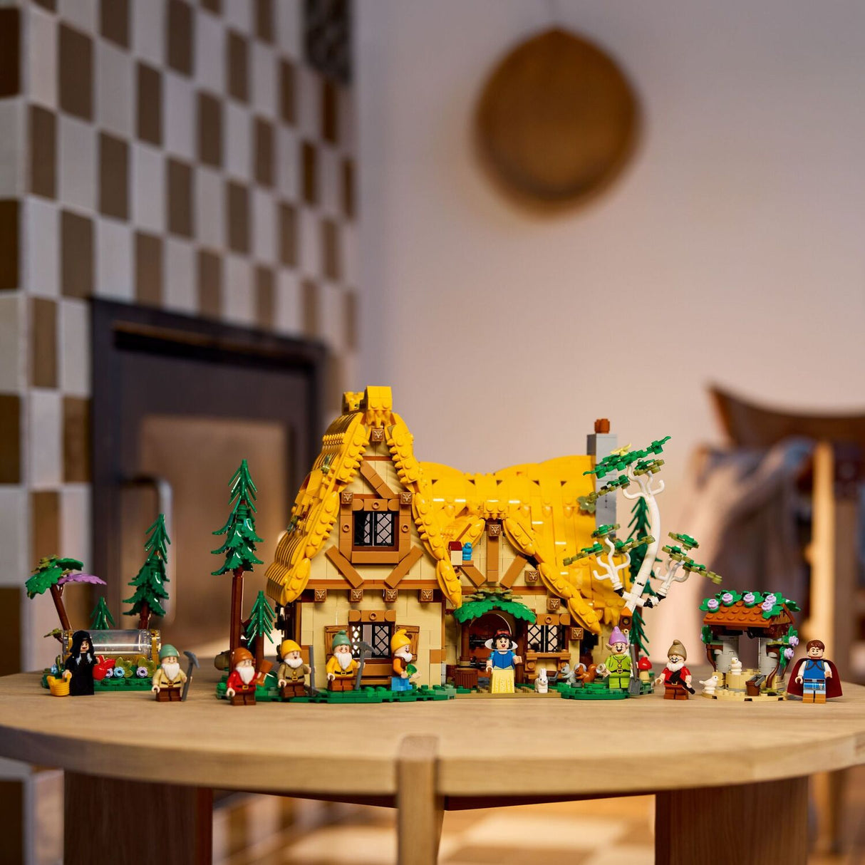 LEGO Disney Princess: Snow White and the Seven Dwarfs Cottage