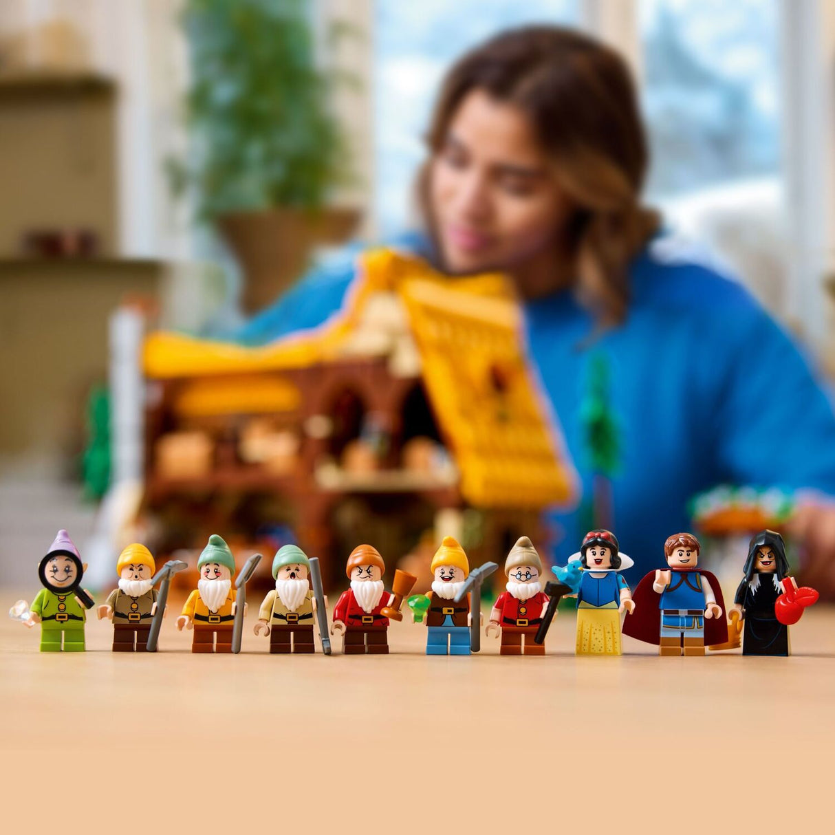 LEGO Disney Princess: Snow White and the Seven Dwarfs Cottage