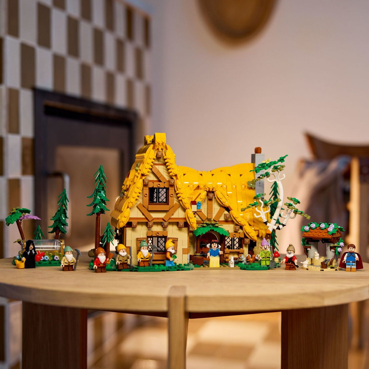 LEGO Disney Princess: Snow White and the Seven Dwarfs Cottage