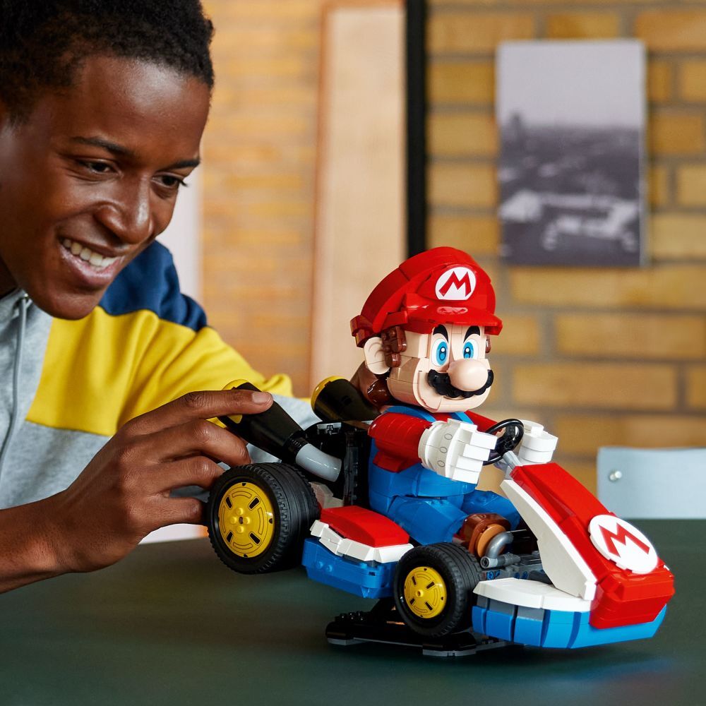 LEGO Super Mario: Mario Kart™ – Mario & Standard Kart