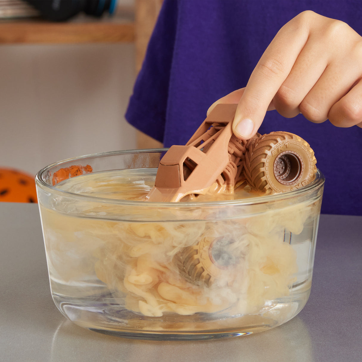 Monster Jam , Mystery Mudders, Official Die-Cast Monster Truck 1:64 Scale (Styles Will Vary)