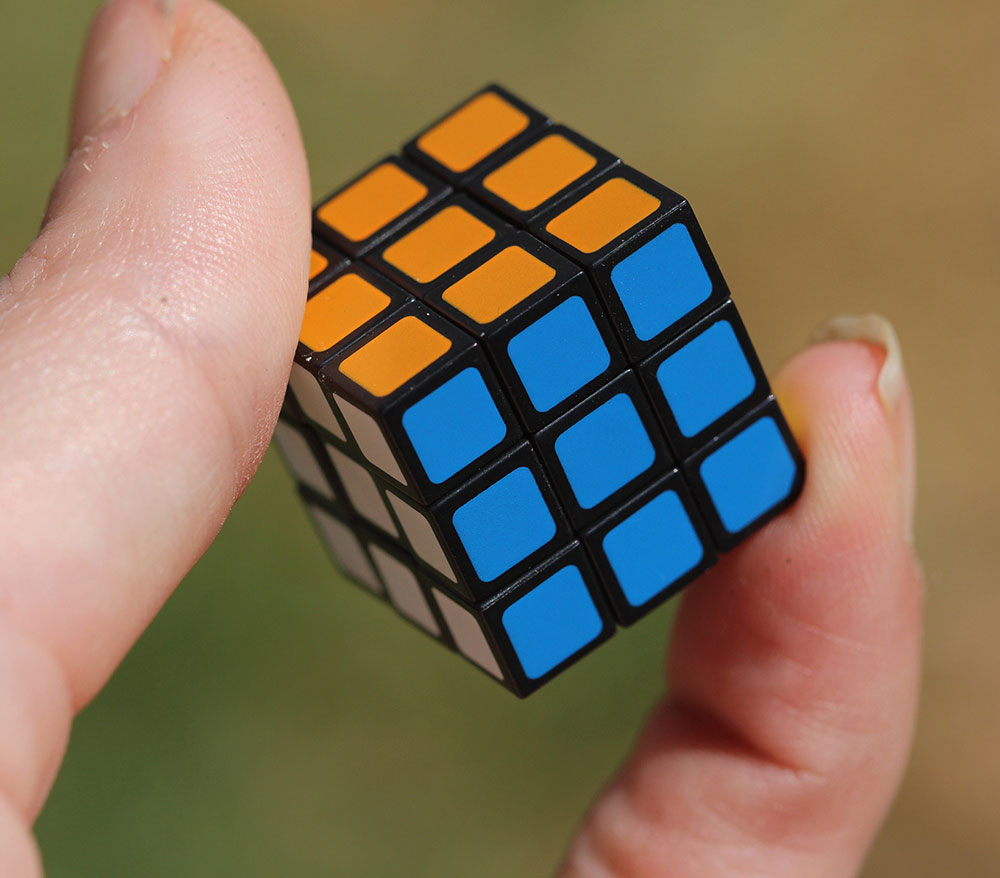 Worlds Smallest - Rubiks Cube