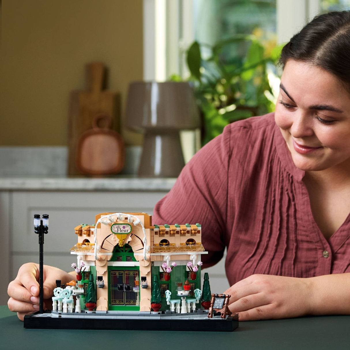 LEGO Icons: French Café