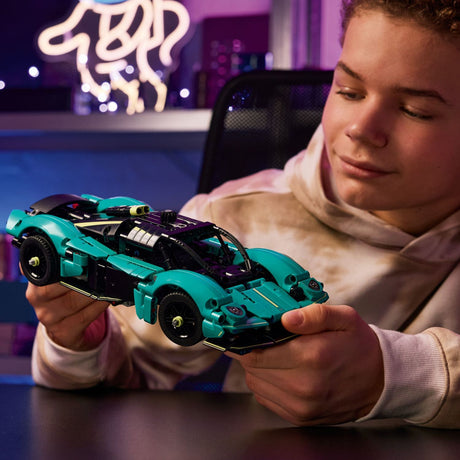 LEGO Technic: Aston Martin Valkyrie