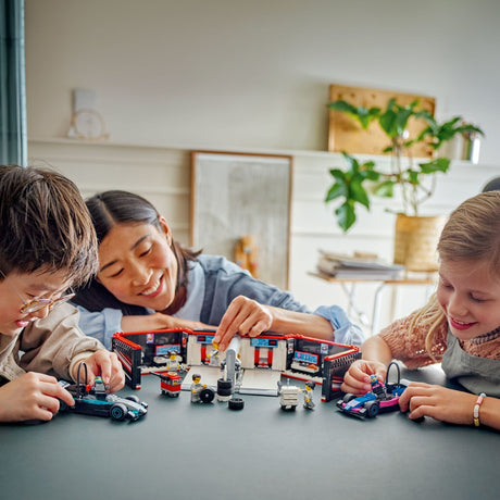 LEGO City Formula 1: F1® Garage & Mercedes-AMG & Alpine Cars