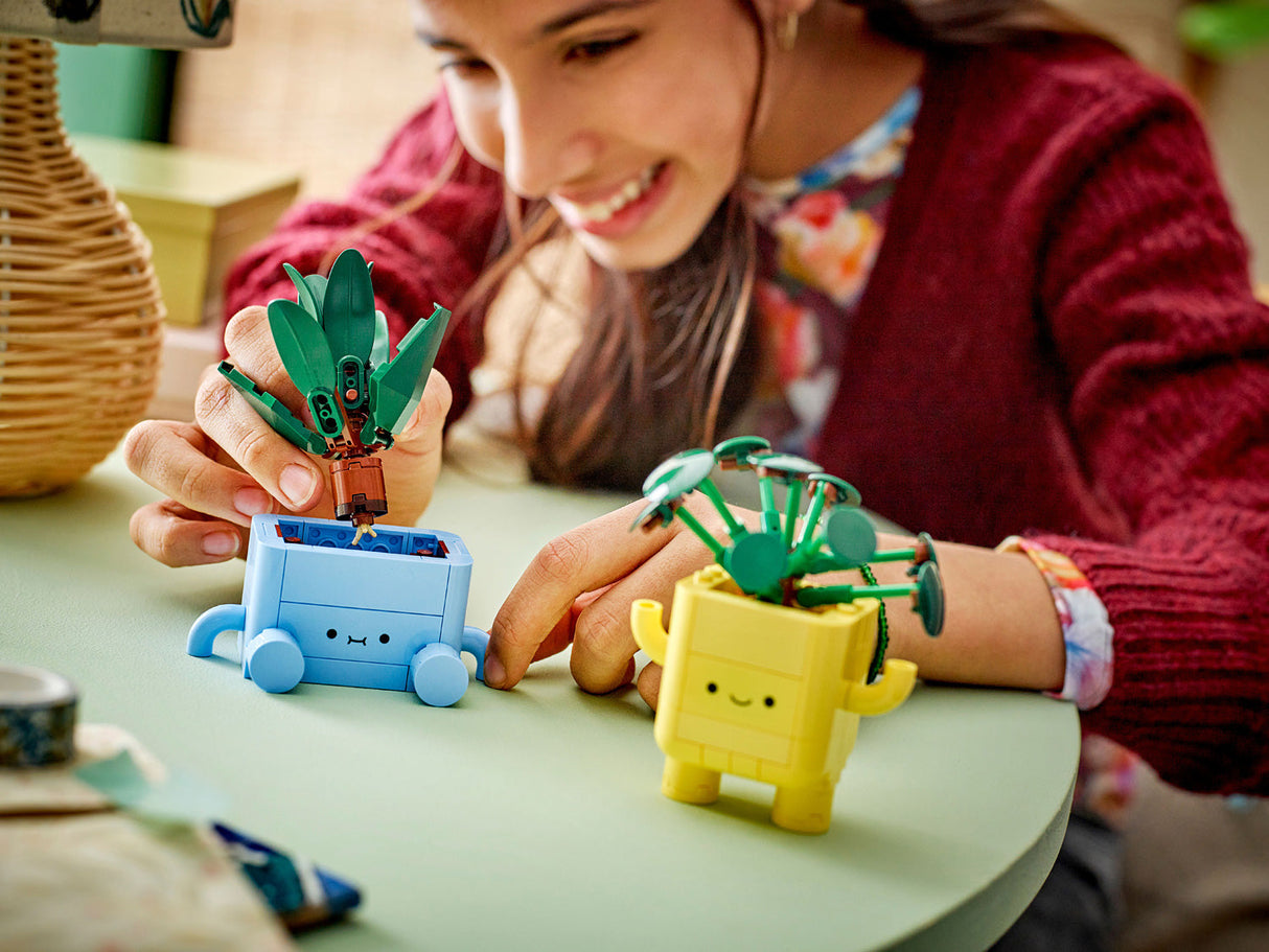 LEGO BOTANICALS Happy Plants