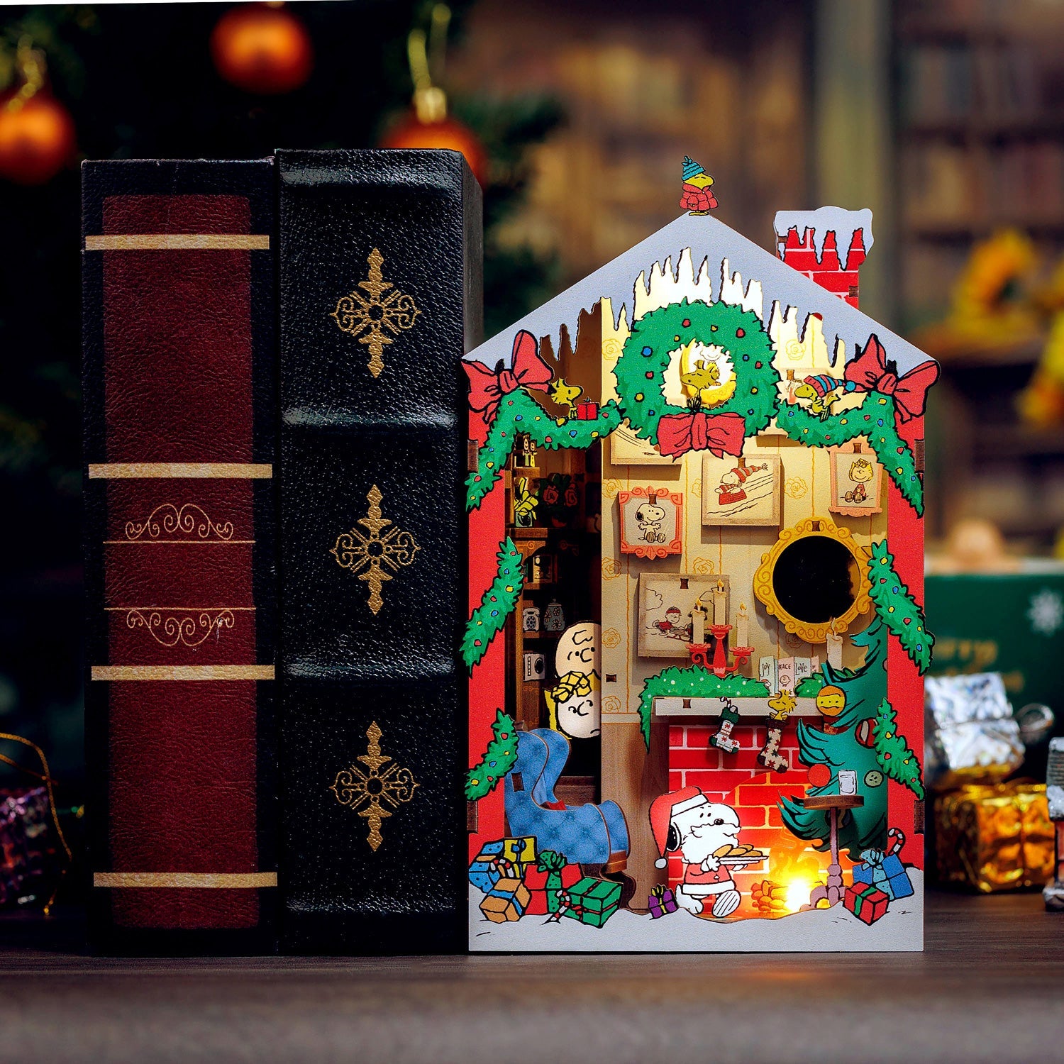 Peanuts Christmas DIY Book Nook Kit – Geppetto's Toys