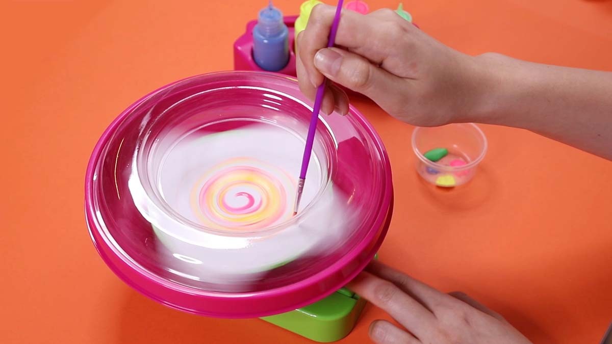 AMAZING ART SPINNER